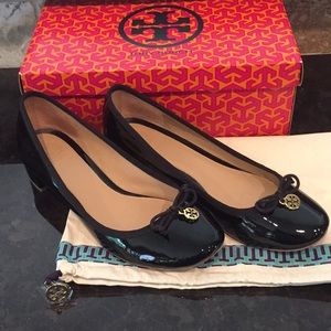 Tory Burch Chelsea Black Patent Pump